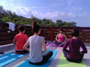 Slow Down and Be Grateful Yoga Practice @ Studio Yoga